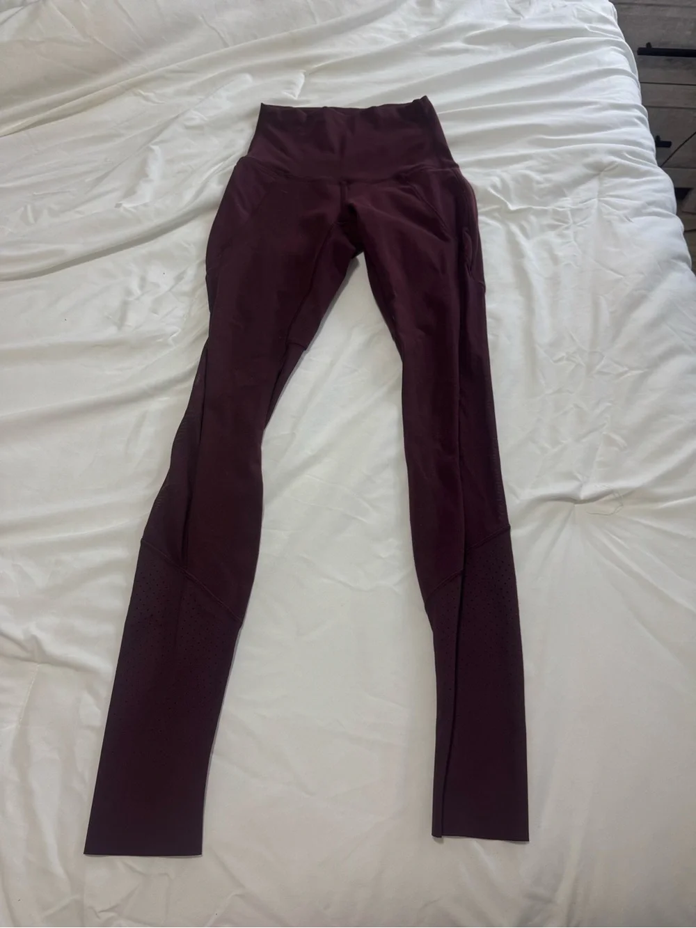 Lululemon In Movement Tight Mesh - Garnet